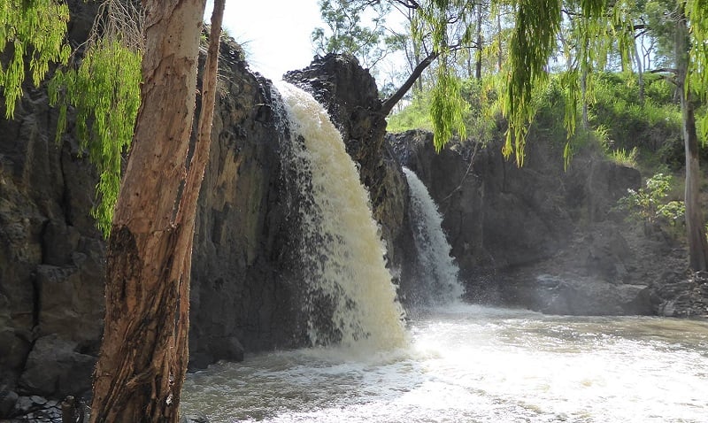 Innot Hot Springs - Waterfall