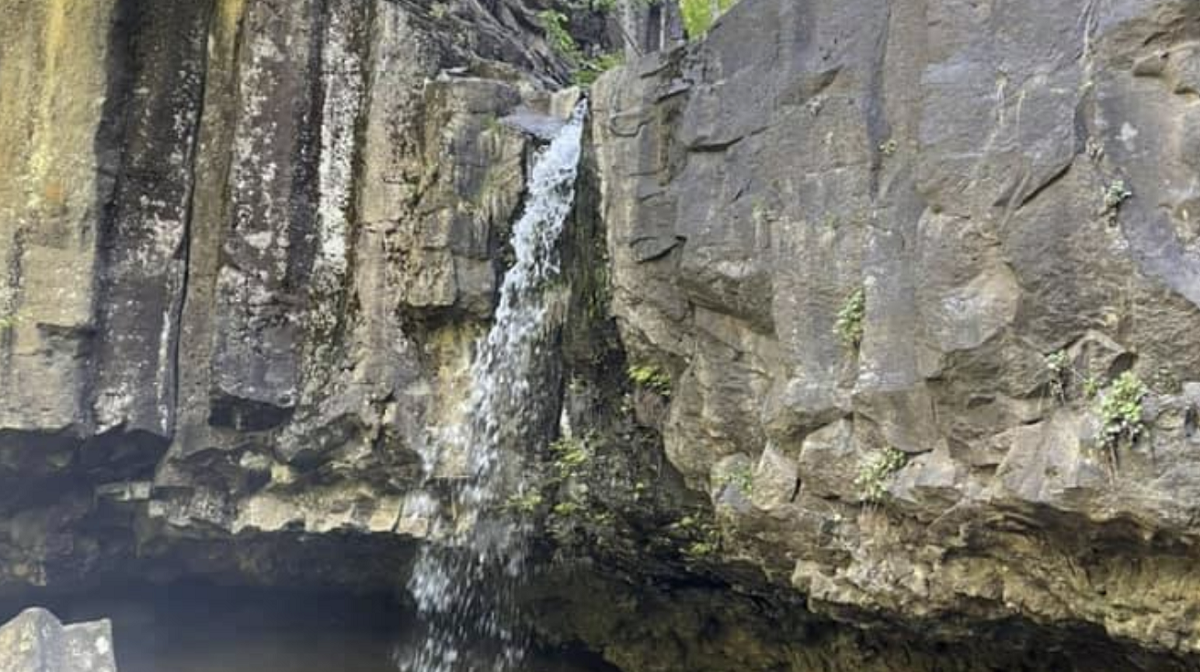 Hedge Creek Falls